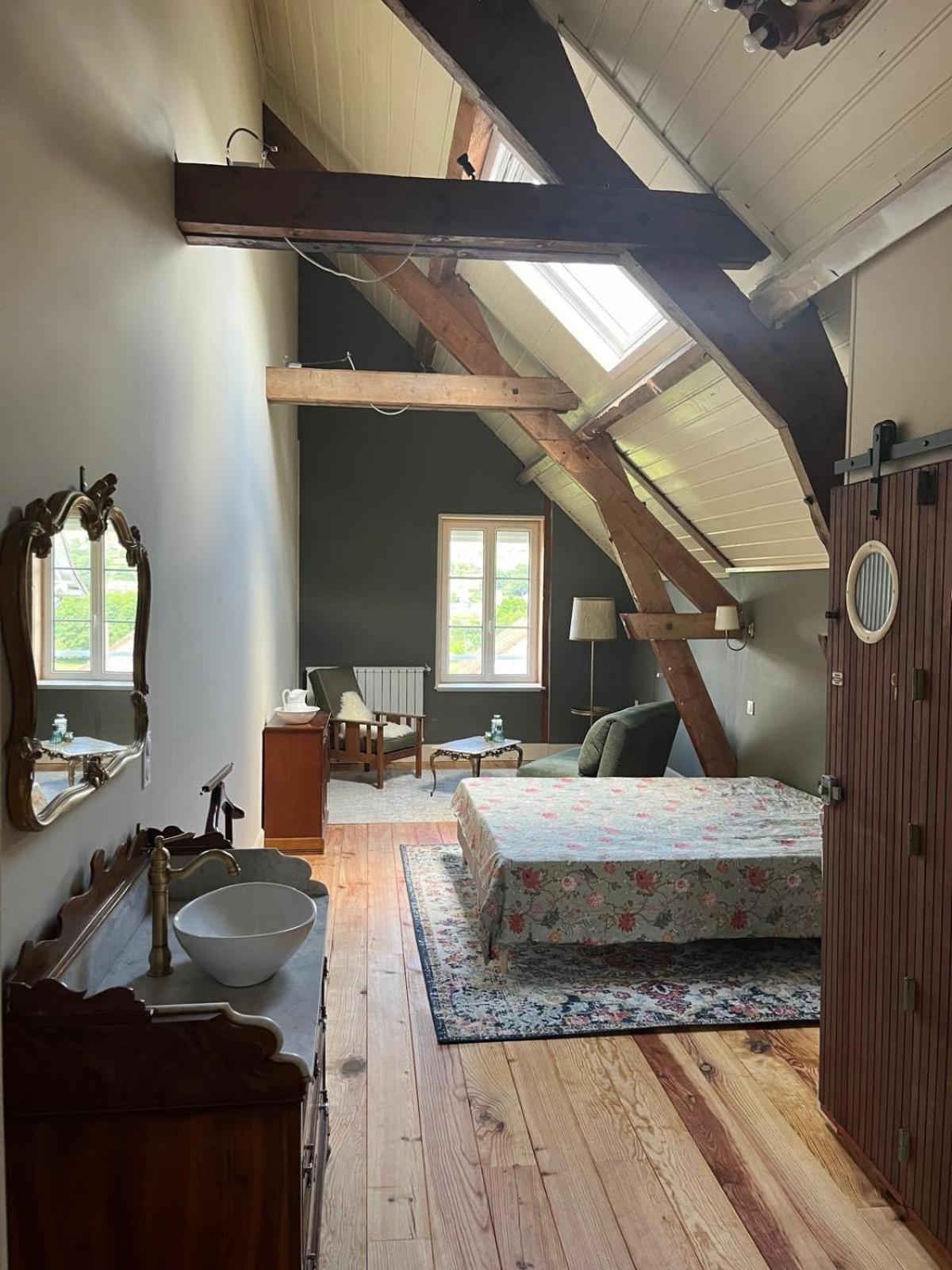 Moulin De Maupoy Bed & Breakfast Saint-Symphorien-de-Marmagne Exterior photo